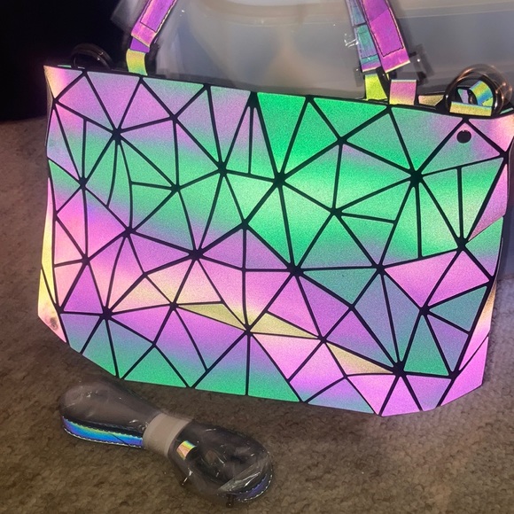 Handbags - Geometric Luminous Grey purse